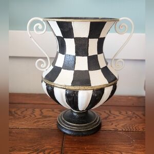 New! Black white checked planter pot urn!
